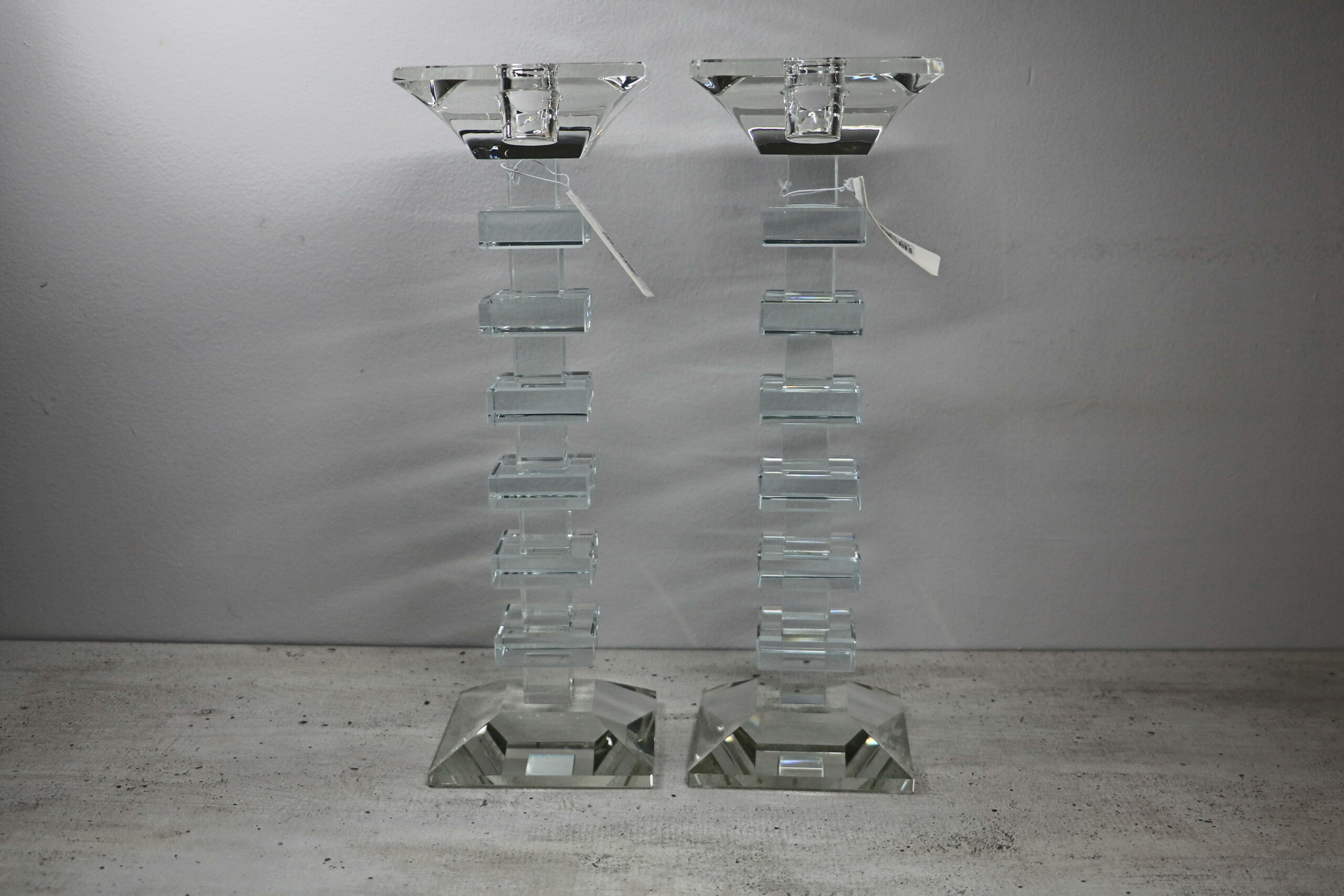 פמוט מהודר מדרגות גבוה | 28 ס״מ × 9 ס״מ