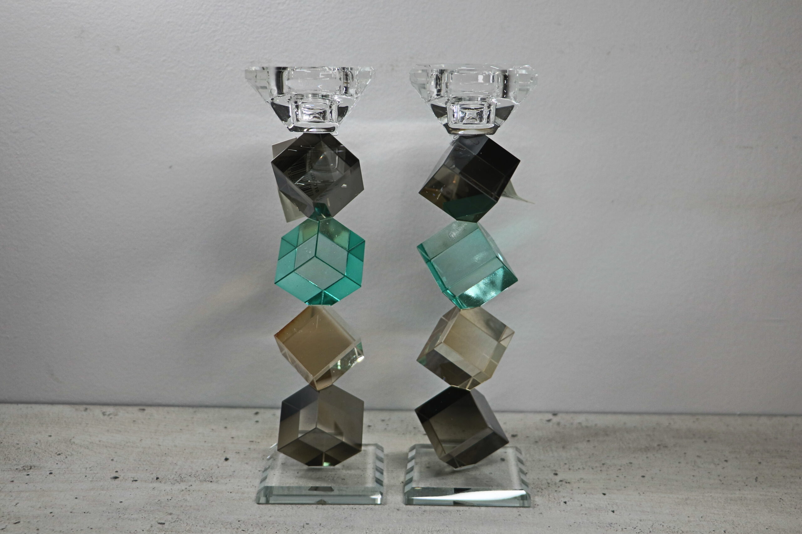 פמוט ריבועים צבעוני נמוך | 21 ס״מ × 6 ס״מ