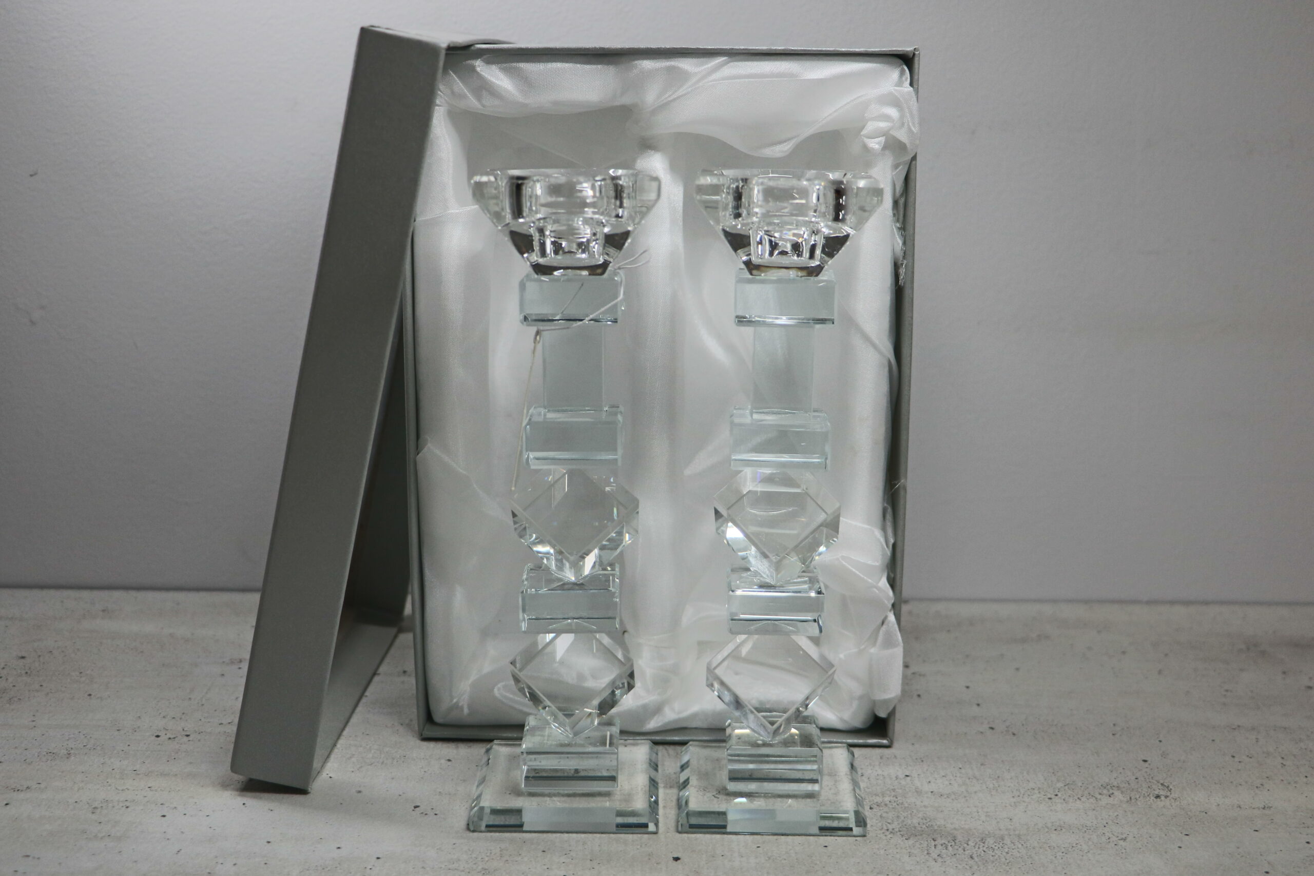 פמוט ריבועים שקוף בינוני | 21 ס״מ × 6 ס״מ